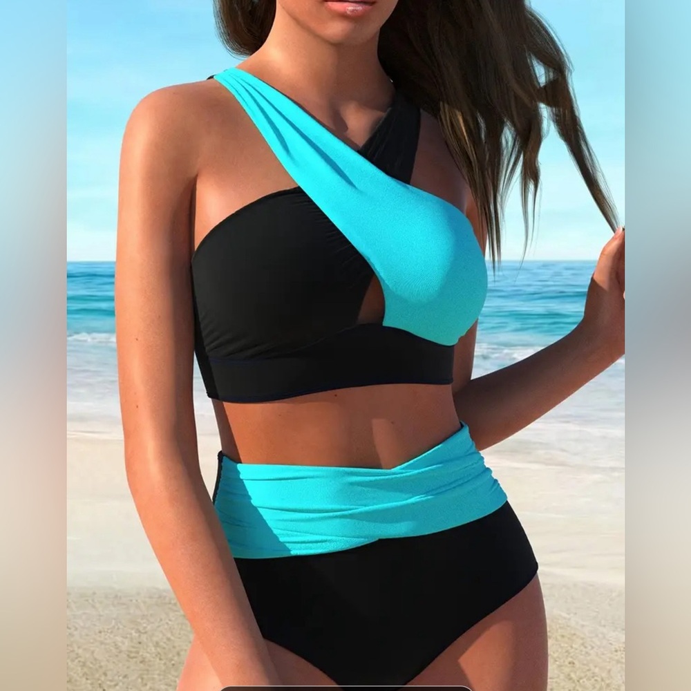 SO CHIC BOUTIQUE 🎉HOST PICK🎉 BLACK AND BLUE HIGH RISE BIKINI!